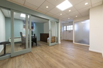 7A Coppetts Rd, London to rent Interior Photo- Image 1 of 4