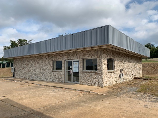 400 W Highway 70, Kingston, OK for sale - Building Photo - Image 1 of 1