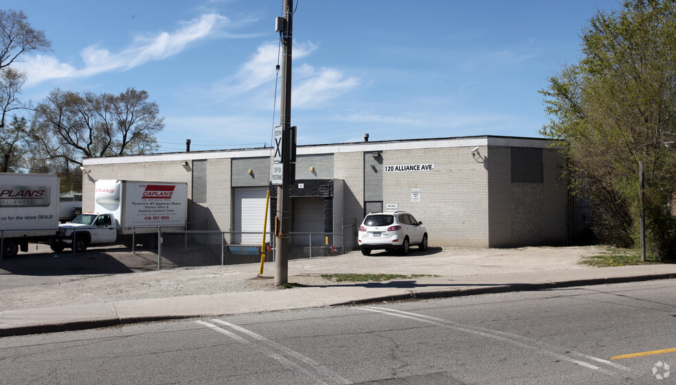 120 Humber Blvd, Toronto, ON for sale - Primary Photo - Image 1 of 2