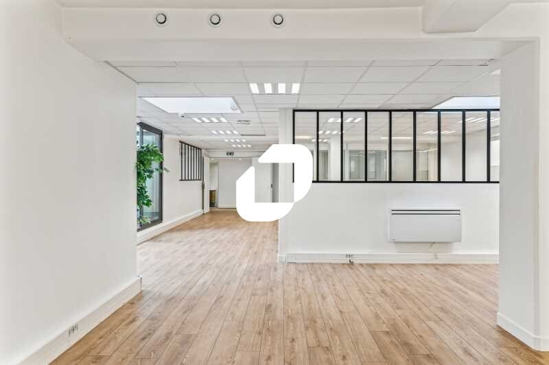 Office in Courbevoie for sale - Building Photo - Image 2 of 16