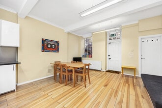 22 John St, London to rent Interior Photo- Image 1 of 4
