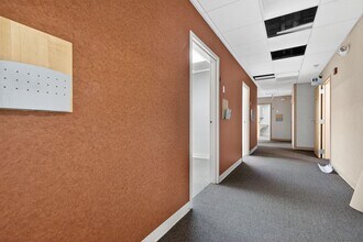 1111 Delafield St, Waukesha, WI to rent Interior Photo- Image 2 of 11