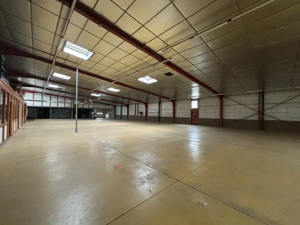 Light Industrial in Rillieux-la-Pape to rent Building Photo- Image 1 of 13