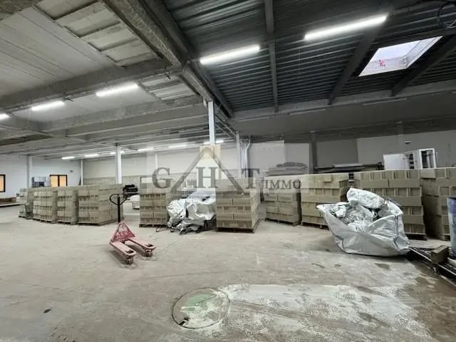 Industrial in Neuilly-sur-Marne to rent Interior Photo- Image 1 of 3