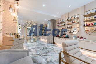 Retail in Madrid, Madrid to rent Interior Photo- Image 2 of 7