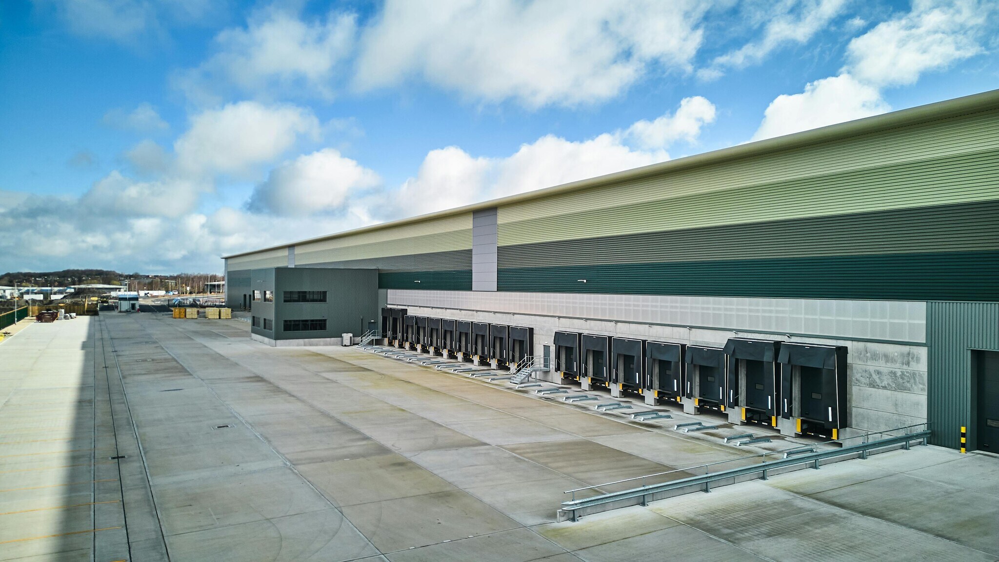 Dearne Rd, Barnsley to rent Building Photo- Image 1 of 6