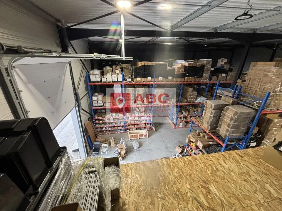 Location Local d'activités 430 m² - Photo 1