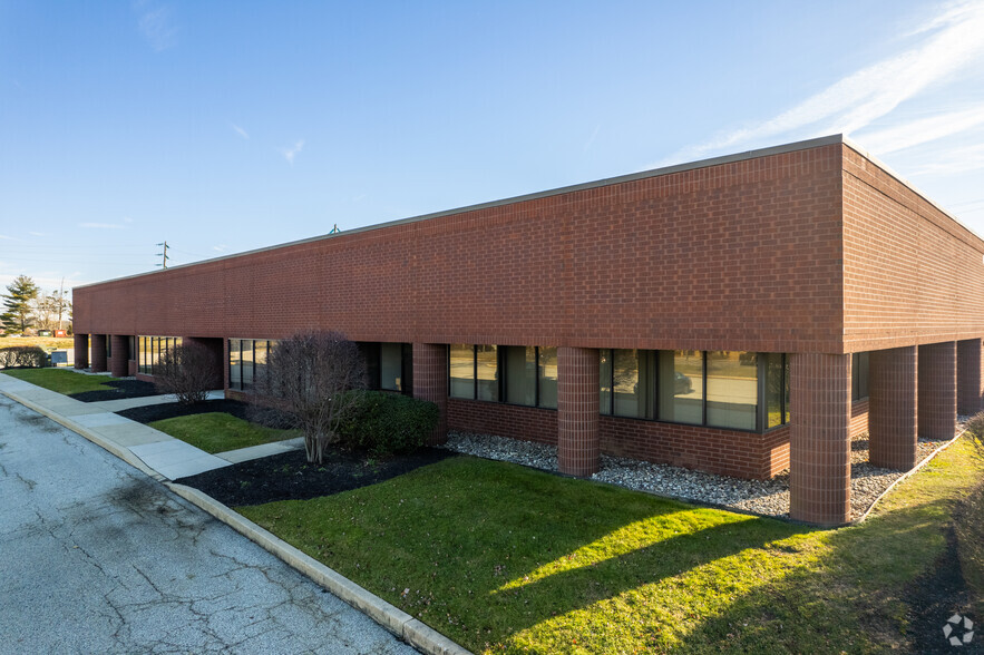 2500 Eisenhower Ave, Norristown, PA for rent - Building Photo - Image 2 of 5