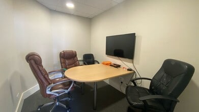 195 Kenton Rd, Harrow to rent Building Photo- Image 1 of 5