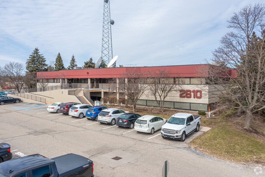 2610 Horizon Dr SE, Grand Rapids, MI for rent - Building Photo - Image 1 of 5