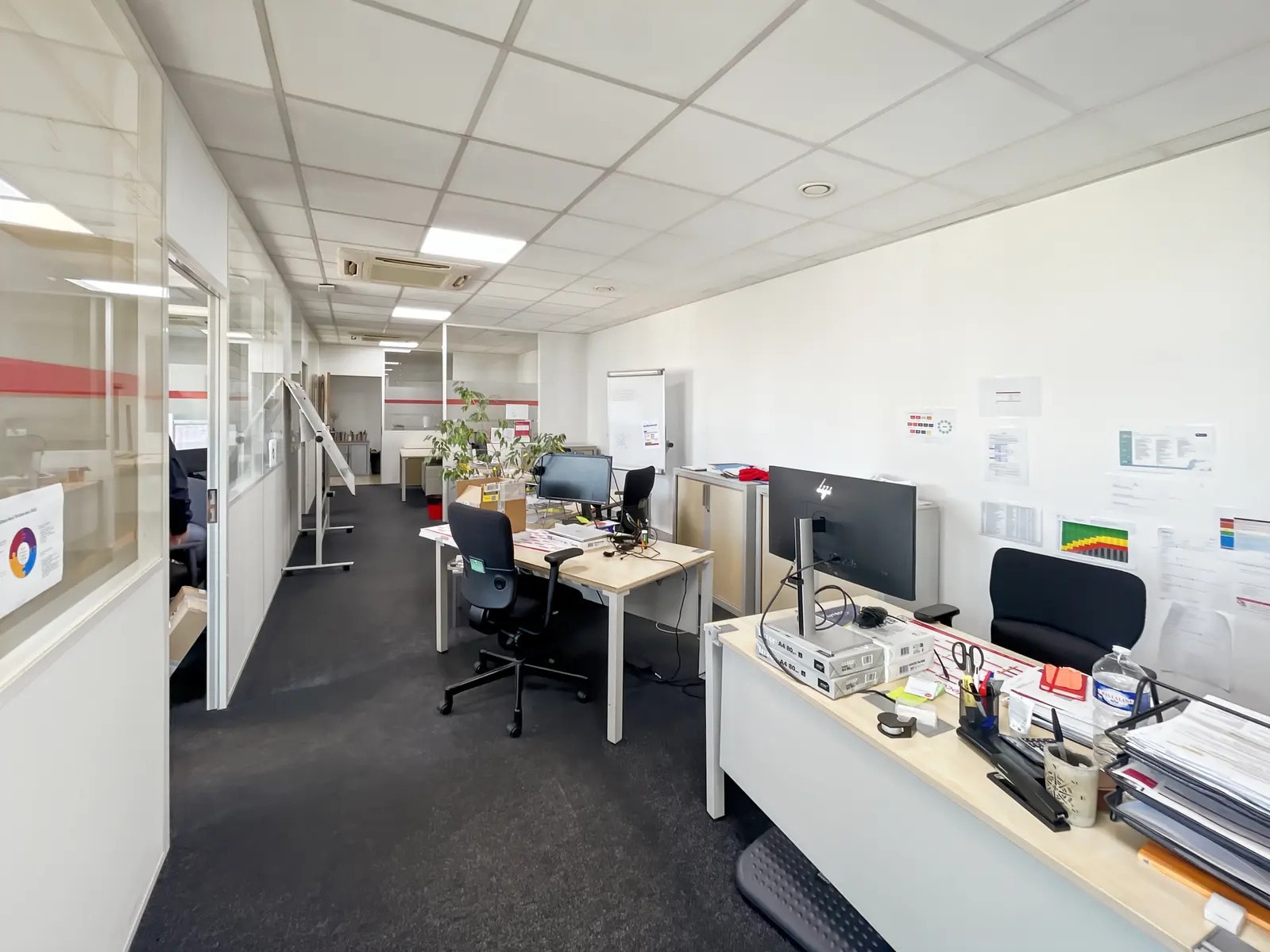 Office in Rueil-Malmaison for sale Interior Photo- Image 1 of 6