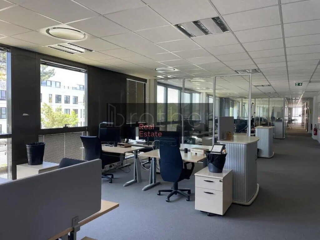 Location Bureaux 450 m² - Photo 1