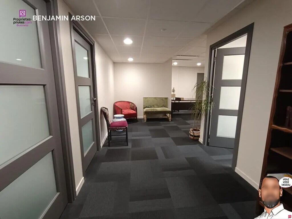 Vente Bureaux 102 m² - Photo 1
