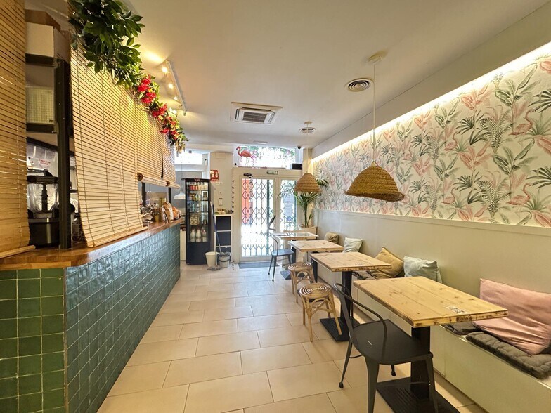 Retail in Mataró, Barcelona to rent - Interior Photo - Image 1 of 16