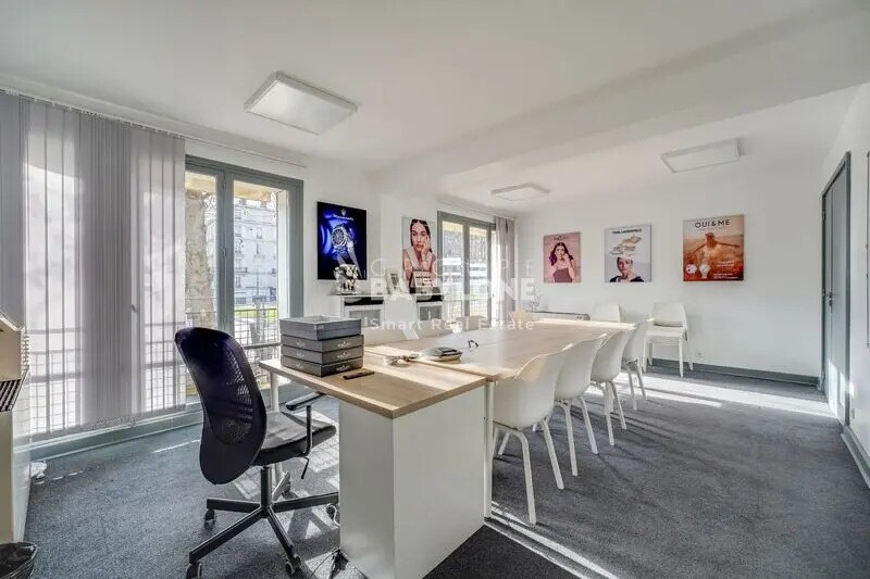 Office in Neuilly-sur-Seine to rent - Building Photo - Image 2 of 10