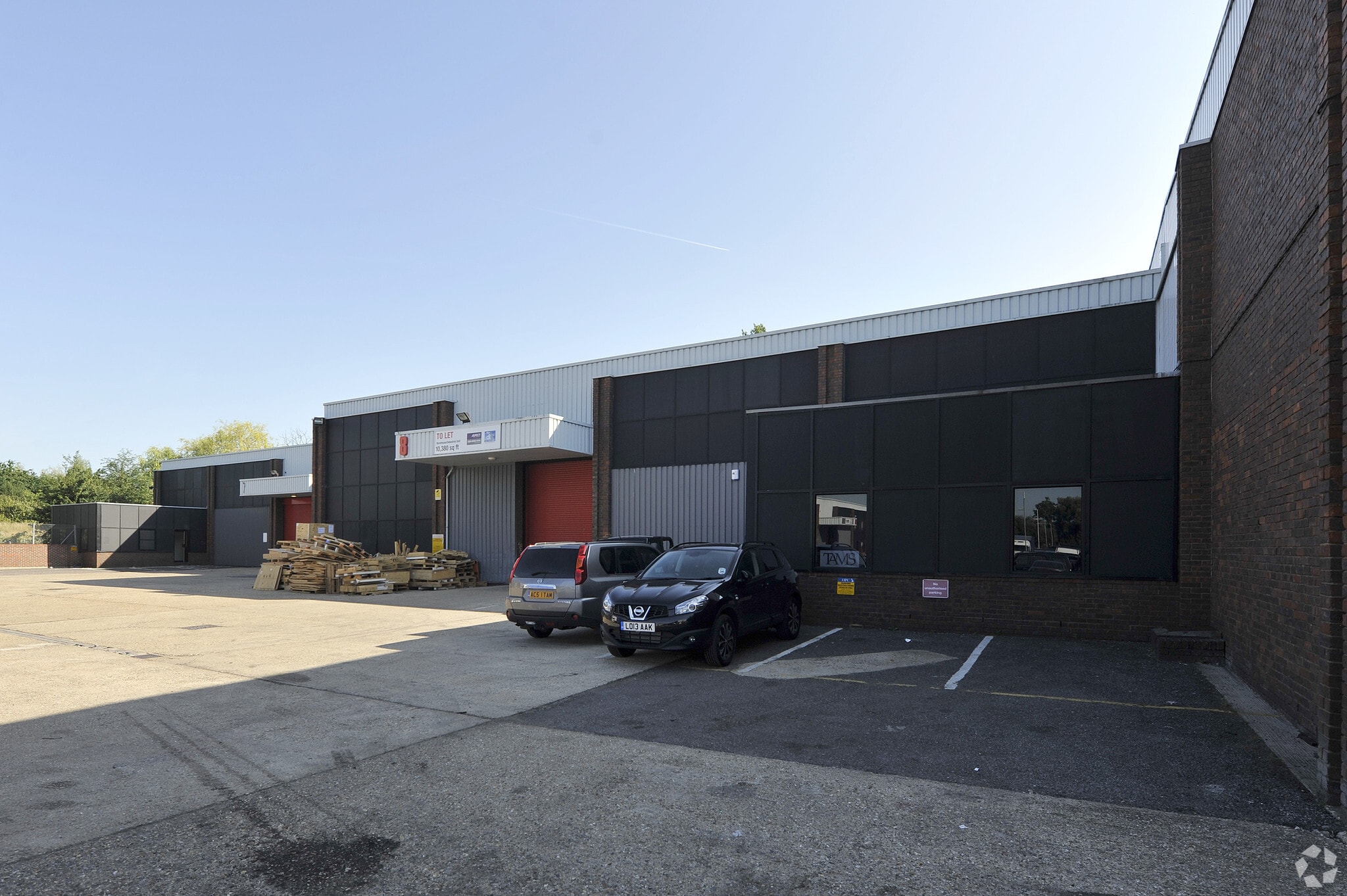 Saxon Way, West Drayton to rent Primary Photo- Image 1 of 10