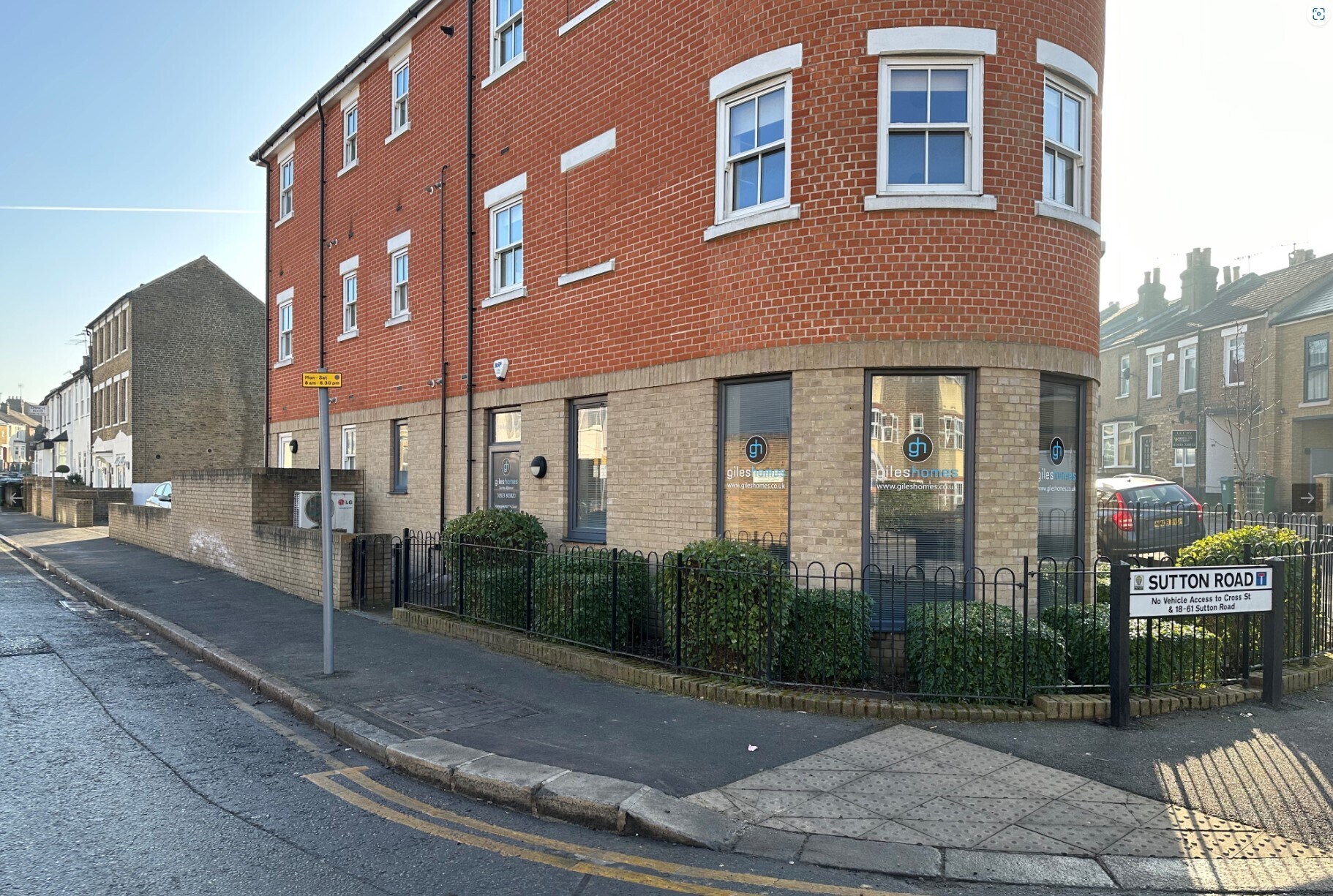 Queens Rd, Watford for sale Primary Photo- Image 1 of 1