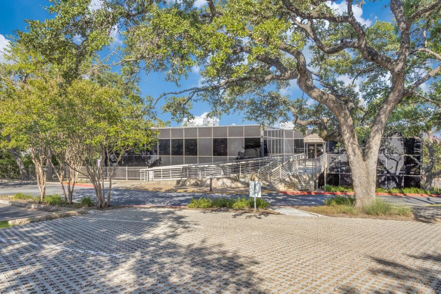 3807 Spicewood Springs Rd, Austin, TX for sale - Building Photo - Image 3 of 16