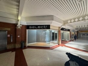 Emery Gate, Chippenham to rent Interior Photo- Image 2 of 5