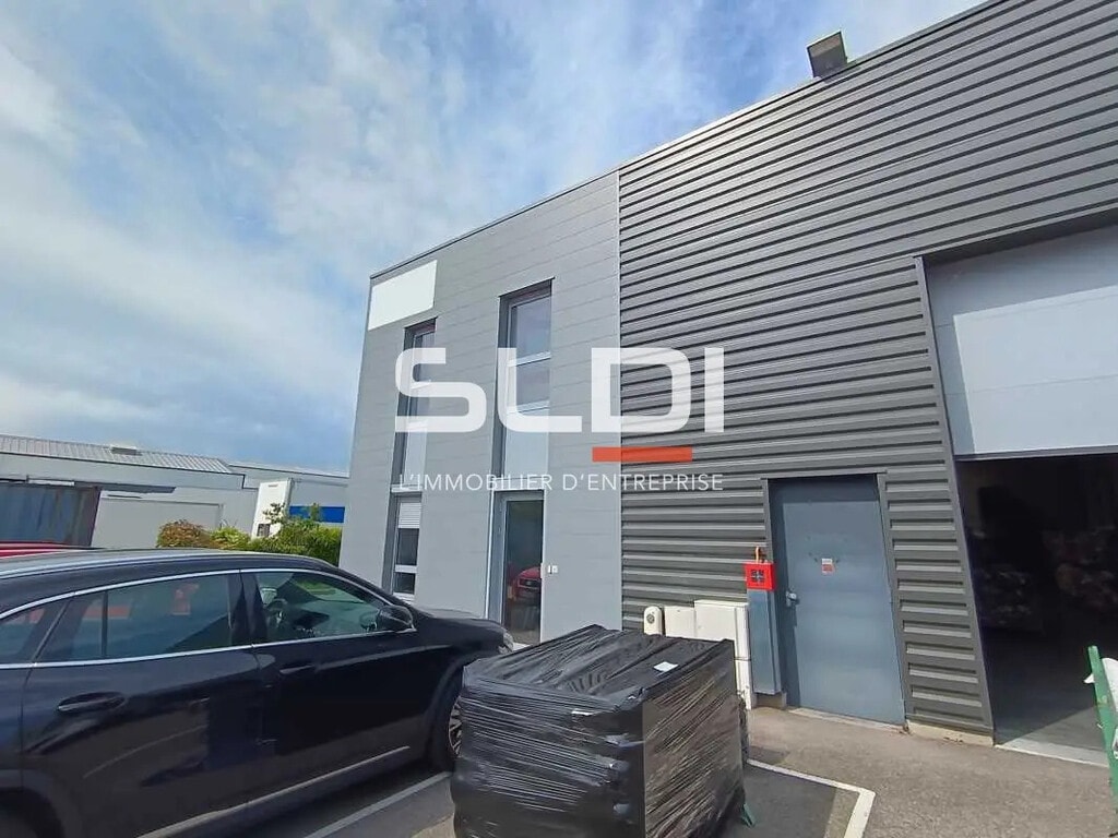 Location Local d'activités 420 m² - Photo 1