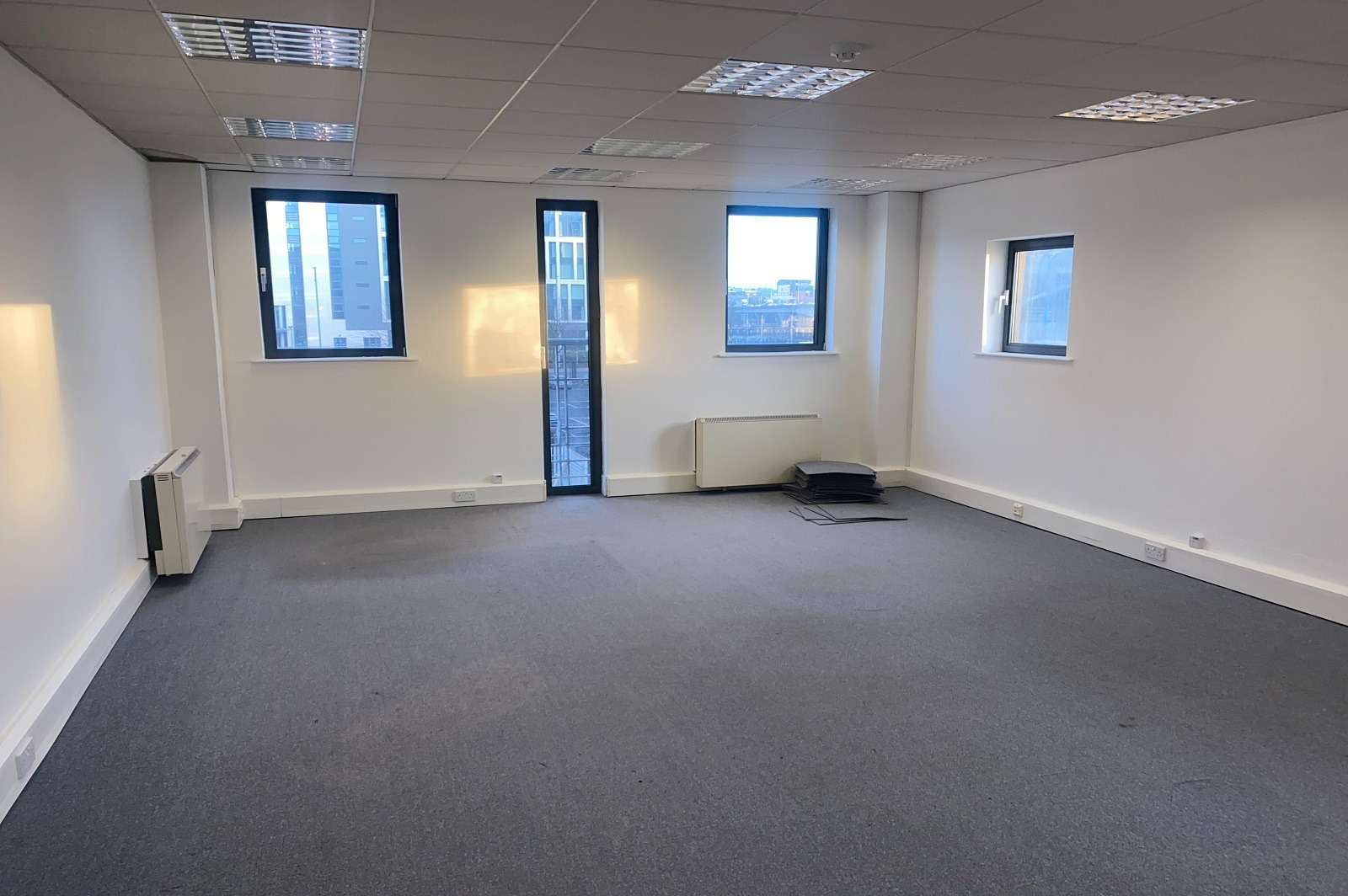 9-11 Corporation Sq, Belfast to rent Interior Photo- Image 1 of 2