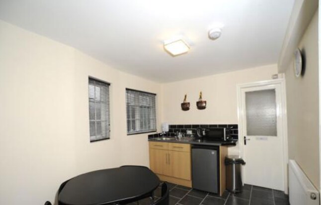 14 Waterloo Rd, Wolverhampton to rent - Interior Photo - Image 2 of 4