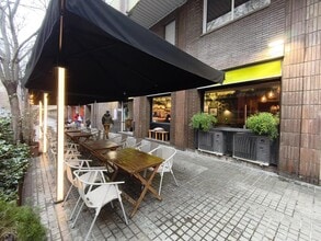 Retail in Barcelona, Barcelona to rent Interior Photo- Image 1 of 15