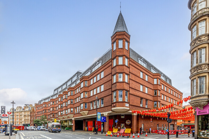 126-130 Shaftesbury Ave, London for sale - Primary Photo - Image 1 of 1