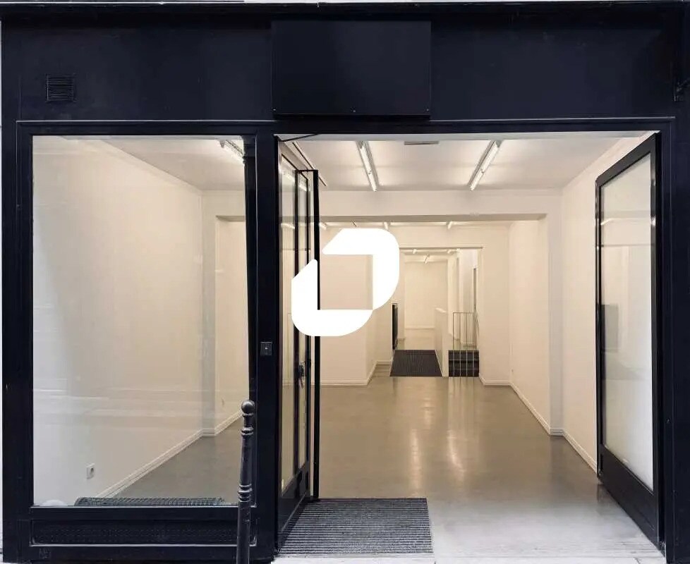 Retail in Paris for sale Building Photo- Image 1 of 13