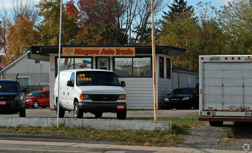 37 Hartzel Rd, St Catharines, ON for sale - Building Photo - Image 2 of 2