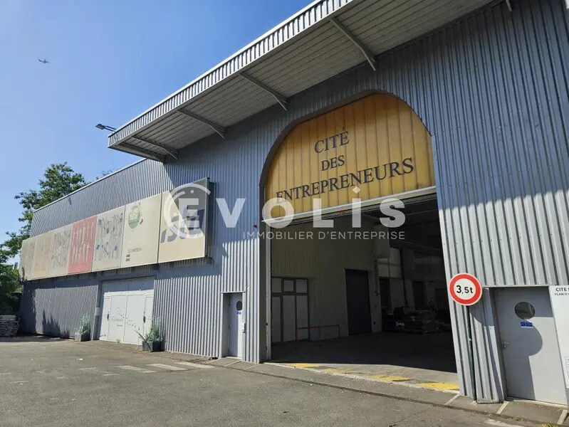 Light Industrial in Palaiseau to rent Building Photo- Image 1 of 9