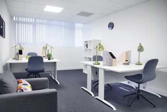 Pixmore Ave, Letchworth Garden City to rent Interior Photo- Image 1 of 4