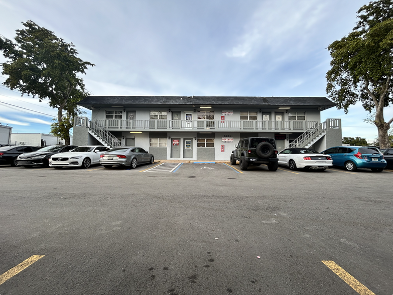 5981 Funston St, Hollywood, FL for rent - Building Photo - Image 1 of 12