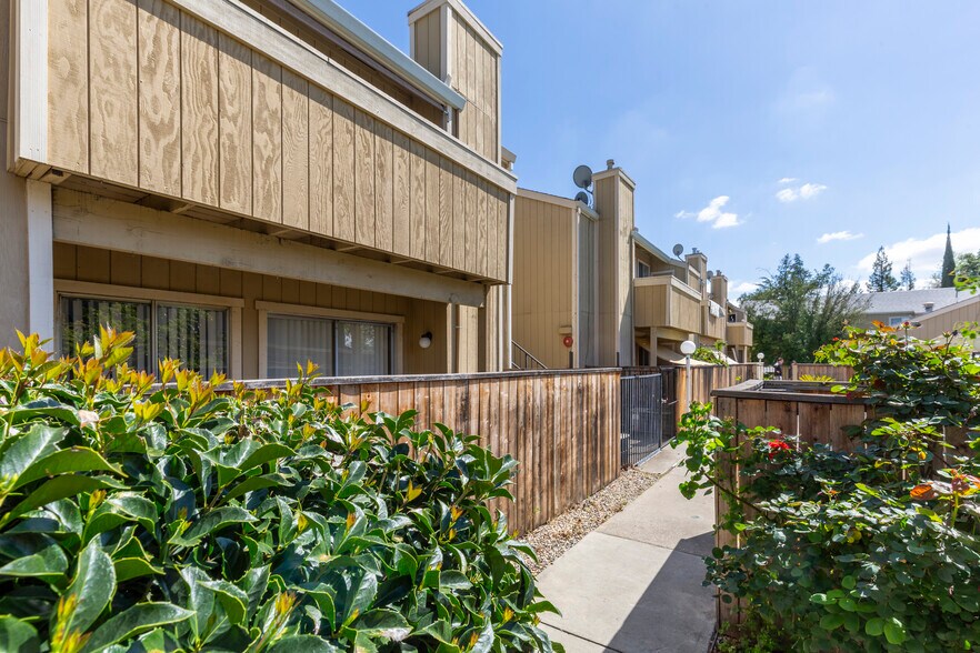 2330 Hurley Way, Sacramento, CA 95825 Hurley South Apartments