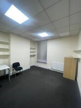 8 Gainsborough Rd, London to rent Interior Photo- Image 2 of 2