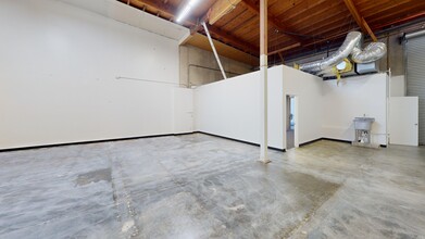 2300 Walnut Ave, Signal Hill, CA for rent Building Photo- Image 2 of 8