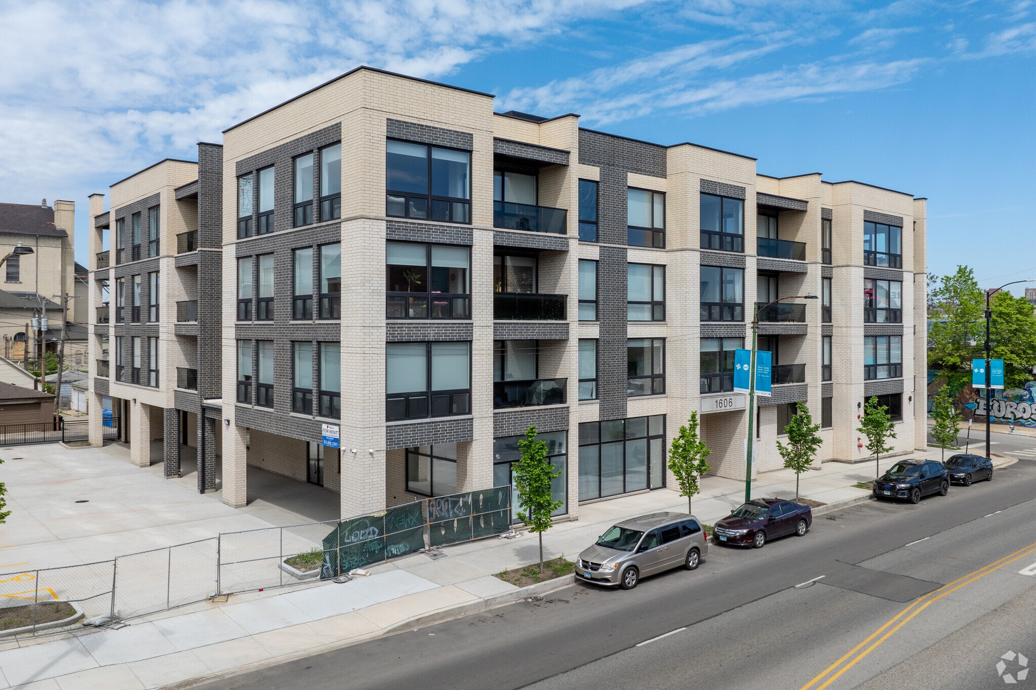 1606 S Ashland Ave, Chicago, IL to rent Primary Photo- Image 1 of 17