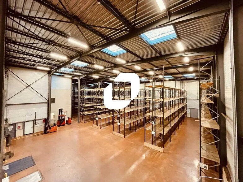 471 Rue Louis Arnal, Lozanne to rent - Building Photo - Image 3 of 29