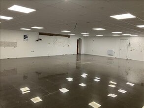 London Rd, Pembroke Dock to rent Interior Photo- Image 1 of 2