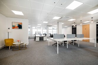 19-21 Great Tower St, London to rent Interior Photo- Image 2 of 10