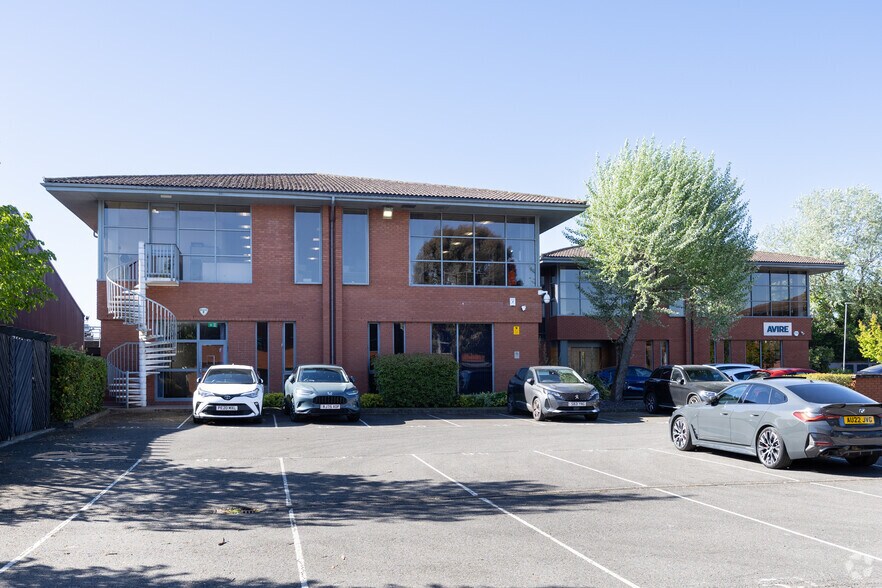 Switchback Office Park, Gardner Road, Maidenhead to rent - Primary Photo - Image 1 of 6