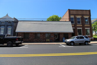 214 W Main St, Morganfield, KY for sale Primary Photo- Image 1 of 1