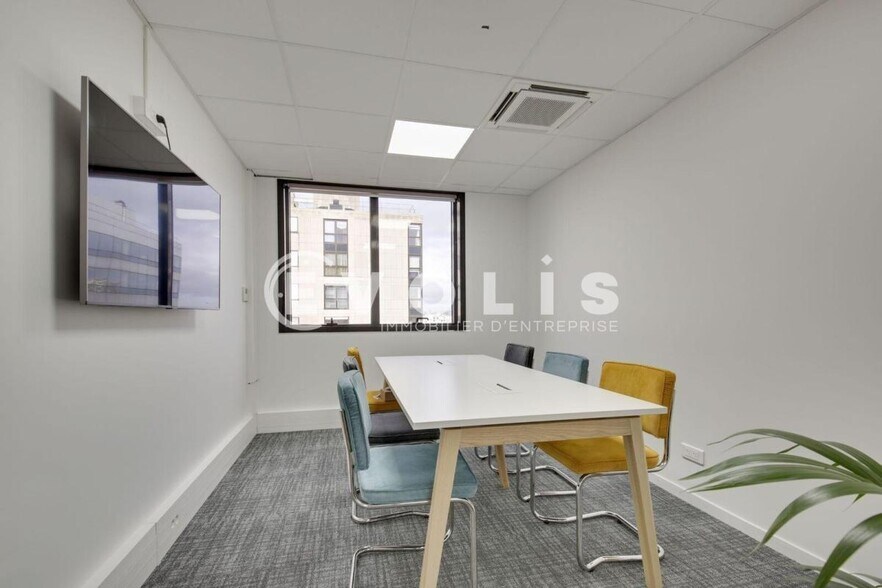 Office in Levallois-Perret to rent - Interior Photo - Image 2 of 3