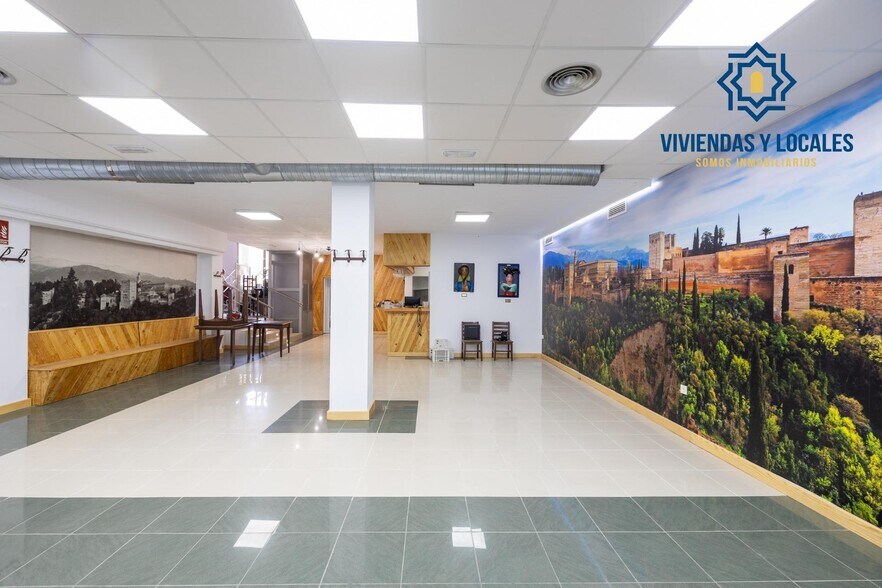 Avenida Santa María de la Alhambra, Granada, Granada for sale - Interior Photo - Image 2 of 34