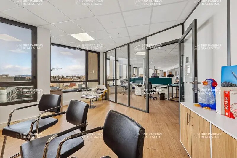 69 Avenue Pierre Grenier, Boulogne-Billancourt to rent - Interior Photo - Image 2 of 14