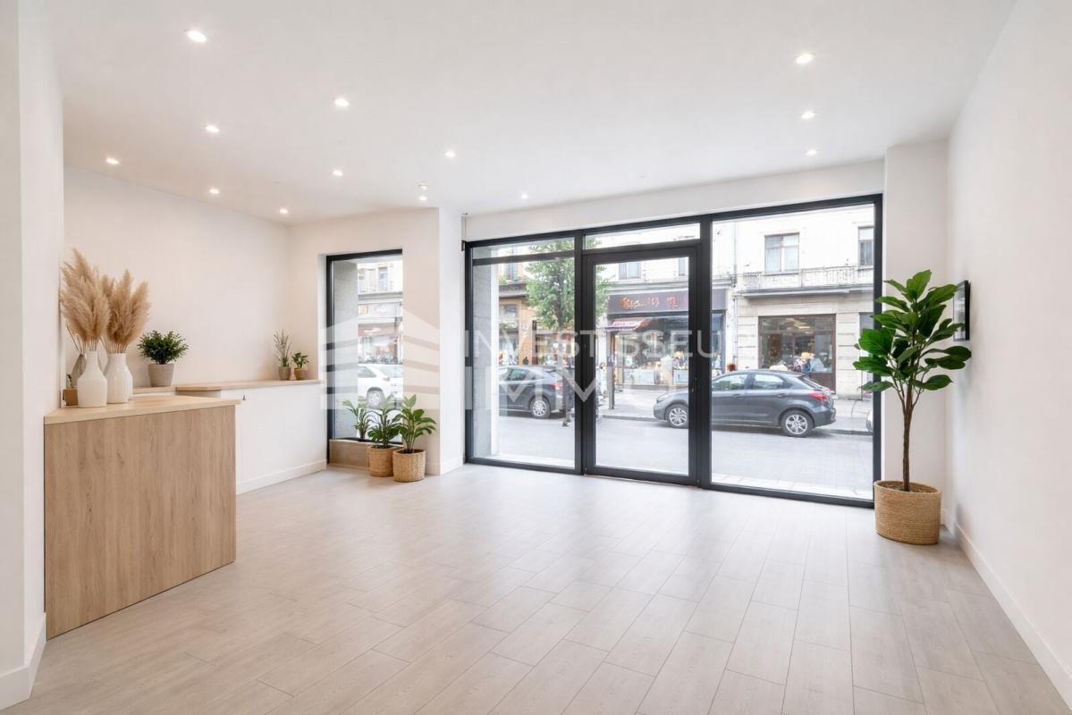 Retail in Ivry-sur-Seine to rent Interior Photo- Image 1 of 4