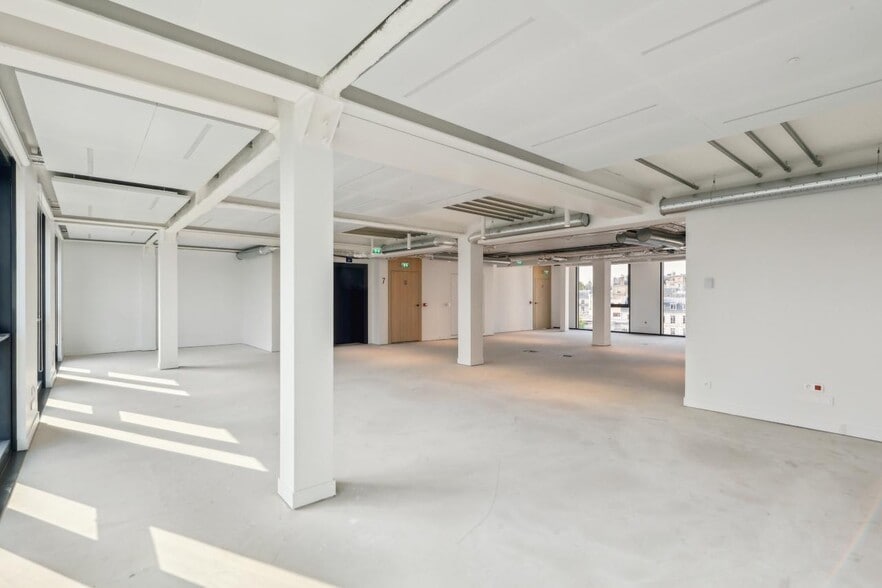 Office in Neuilly-sur-Seine to rent - Building Photo - Image 2 of 8