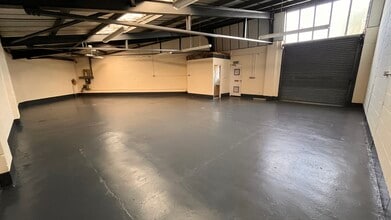 Josselin Ct, Basildon to rent Interior Photo- Image 2 of 4