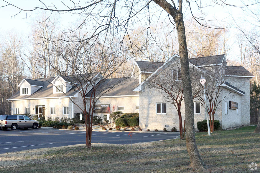 200 City Hall Ave, Poquoson, VA for sale - Primary Photo - Image 1 of 1