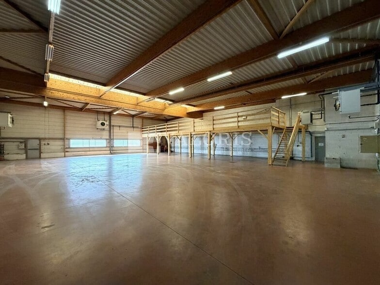 730 Rue Des Barronieres, Beynost for sale - Building Photo - Image 2 of 11